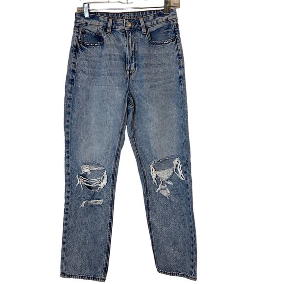 American Eagle Mom Jeans Sz 6 Light Wash Straight Leg High Rise Distressed - Picture 1 of 7